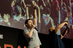 包含Doinb回归赛场，出色防守首场状态亮眼，独行侠观众沸腾！的词条