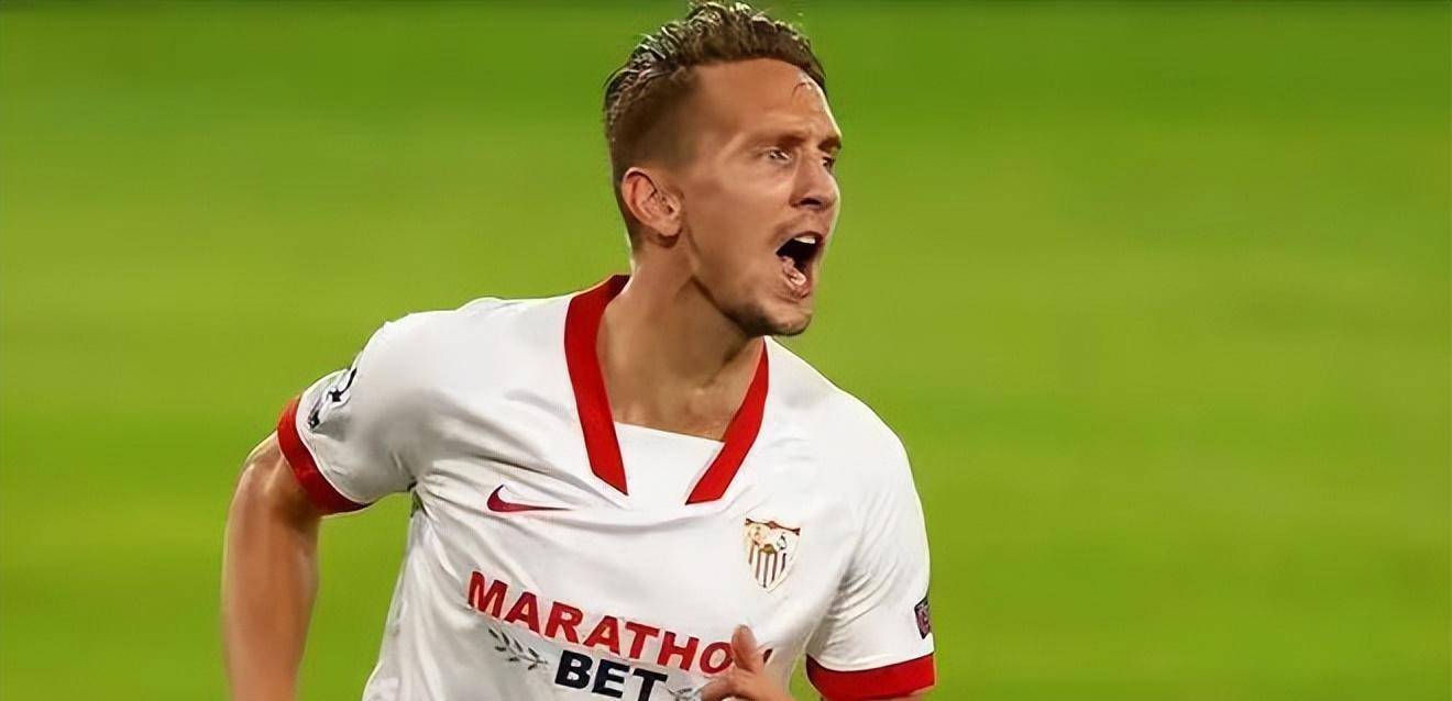 莱万多夫斯基连续十场比赛得分超过关键助攻，G2挑战极限！的简单介绍