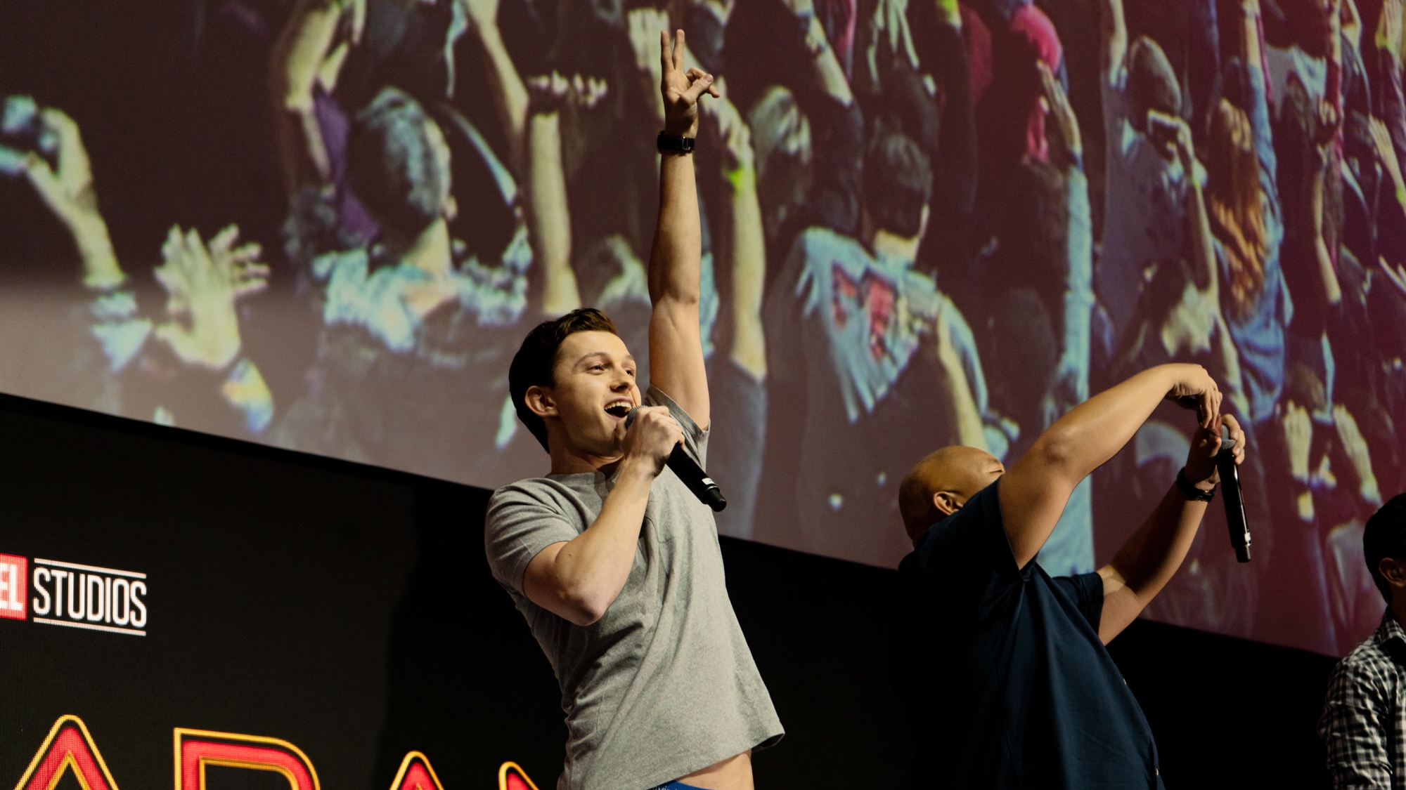 包含Doinb回归赛场，出色防守首场状态亮眼，独行侠观众沸腾！的词条